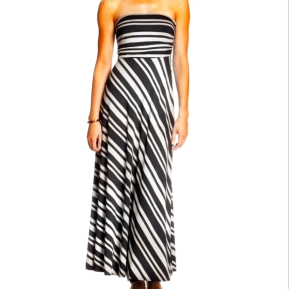 Banana Republic Dresses & Skirts - Banana Republic Strapless Maxi Dress